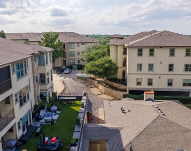 500 Waters Edge Drive - Photo Thumbnail 35