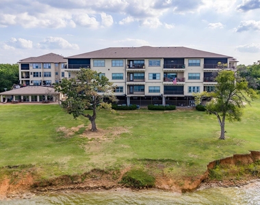 500 Waters Edge Drive - Photo Thumbnail 5