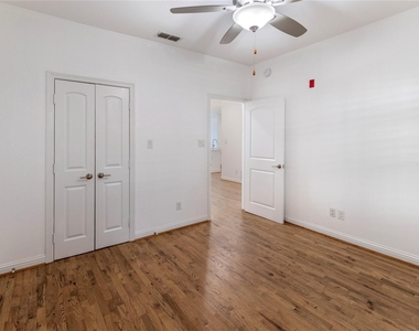 500 Waters Edge Drive - Photo Thumbnail 28