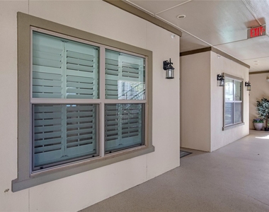 500 Waters Edge Drive - Photo Thumbnail 7