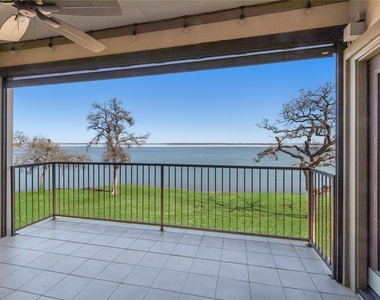 500 Waters Edge Drive - Photo Thumbnail 12