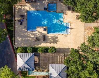 500 Waters Edge Drive - Photo Thumbnail 33