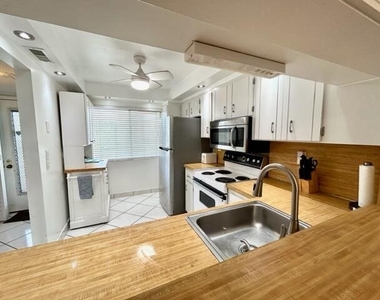 3601 Inverrary Drive - Photo Thumbnail 10