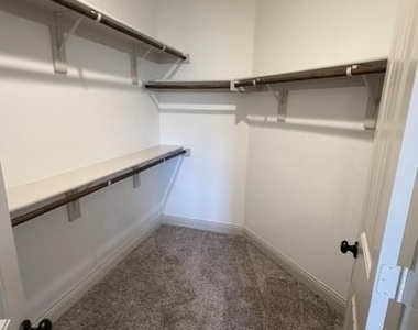 2660 Venice Drive - Photo Thumbnail 8