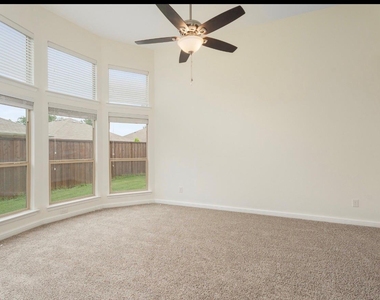 1413 Nightingale Drive - Photo Thumbnail 4