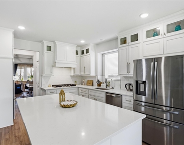 1212 Sapphire Lane - Photo Thumbnail 13