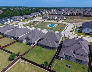 1212 Sapphire Lane - Photo Thumbnail 3