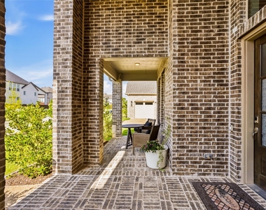 1212 Sapphire Lane - Photo Thumbnail 2