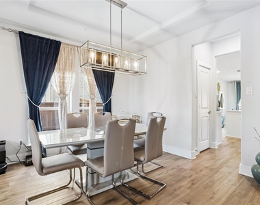 1212 Sapphire Lane - Photo Thumbnail 10