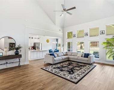 1212 Sapphire Lane - Photo Thumbnail 7