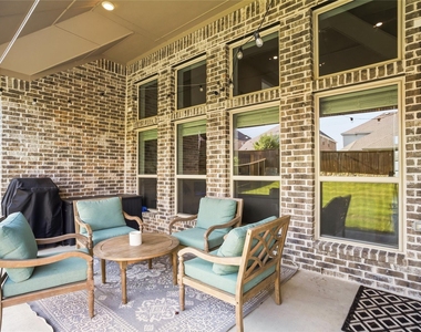 1212 Sapphire Lane - Photo Thumbnail 1