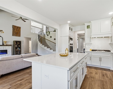 1212 Sapphire Lane - Photo Thumbnail 14