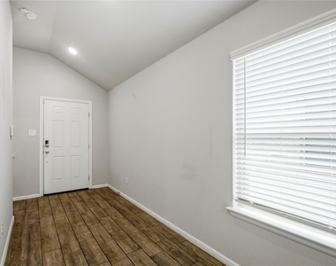 14009 Danesdale Drive - Photo Thumbnail 8