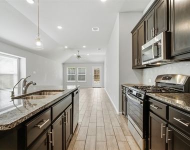 14009 Danesdale Drive - Photo Thumbnail 7