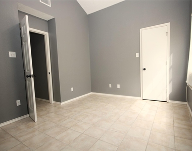 6414 Juliette Run - Photo Thumbnail 21