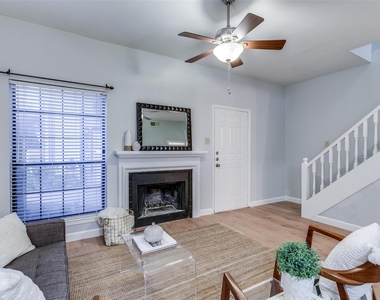 3904 Rawlins Street - Photo Thumbnail 4