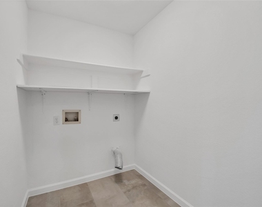 1687 Garrison Drive - Photo Thumbnail 16