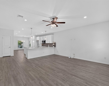2404 Macon Street - Photo Thumbnail 11