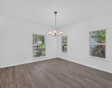2404 Macon Street - Photo Thumbnail 9