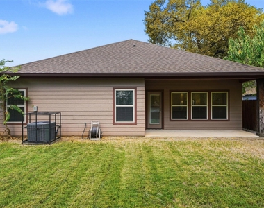 2404 Macon Street - Photo Thumbnail 26