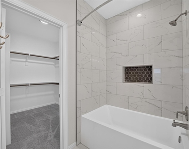 2404 Macon Street - Photo Thumbnail 16