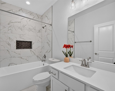 2404 Macon Street - Photo Thumbnail 23