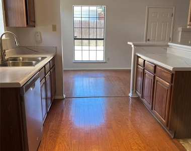 3116 Renaissance Drive - Photo Thumbnail 9