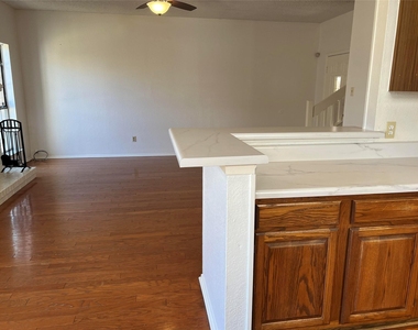 3116 Renaissance Drive - Photo Thumbnail 6