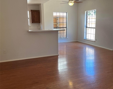 3116 Renaissance Drive - Photo Thumbnail 4