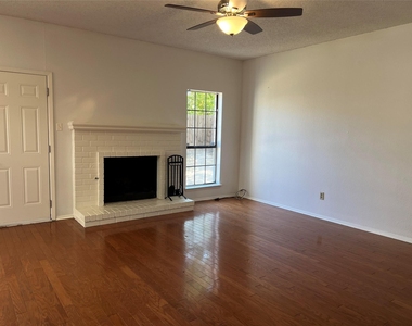 3116 Renaissance Drive - Photo Thumbnail 2