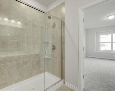 1127 Rusk Way - Photo Thumbnail 10