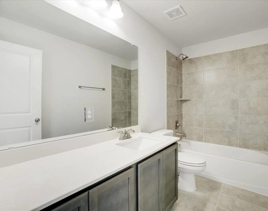 1127 Rusk Way - Photo Thumbnail 13