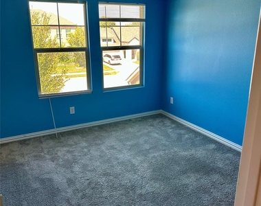 10012 Callan Lane - Photo Thumbnail 9