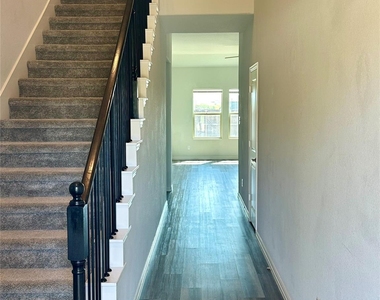 10012 Callan Lane - Photo Thumbnail 3