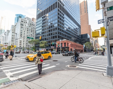 160 East 55th Street - Photo Thumbnail 6