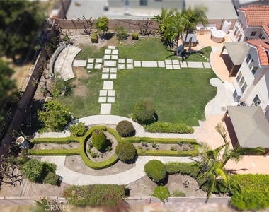 18218 Senteno Street - Photo Thumbnail 14