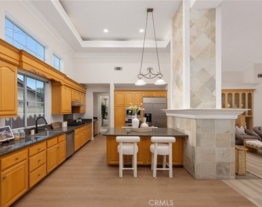 18218 Senteno Street - Photo Thumbnail 7