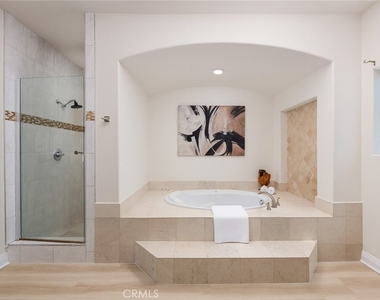 18218 Senteno Street - Photo Thumbnail 11