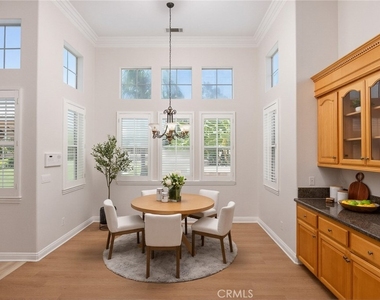 18218 Senteno Street - Photo Thumbnail 9