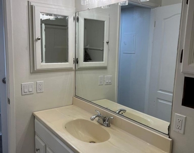 1300 Saratoga Avenue - Photo Thumbnail 12