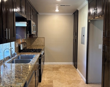 214 Teague Drive - Photo Thumbnail 3
