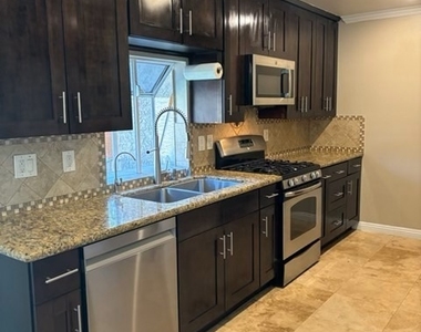 214 Teague Drive - Photo Thumbnail 4