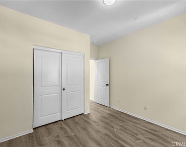 3830 S Silver Oak Way - Photo Thumbnail 9