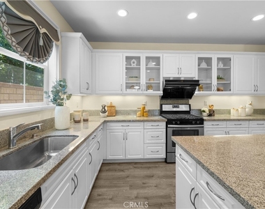 3830 S Silver Oak Way - Photo Thumbnail 6