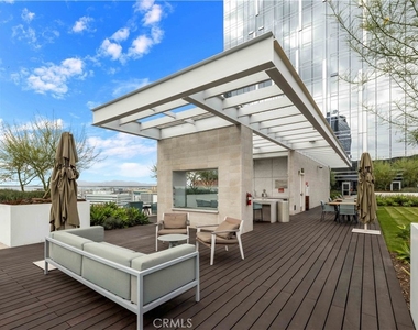 877 Francisco St - Photo Thumbnail 28