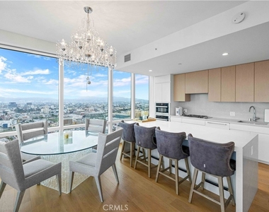 877 Francisco St - Photo Thumbnail 5