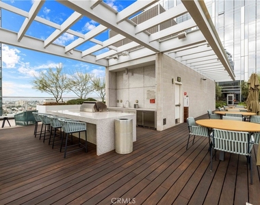 877 Francisco St - Photo Thumbnail 27