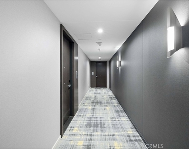 877 Francisco St - Photo Thumbnail 22