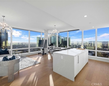 877 Francisco St - Photo Thumbnail 4