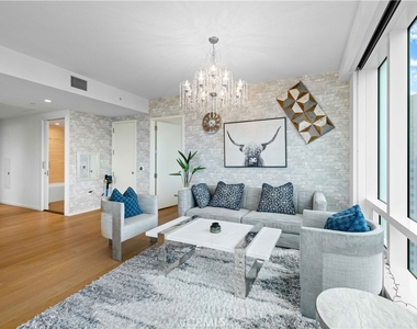 877 Francisco St - Photo Thumbnail 3